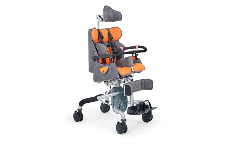 Комнатные кресло-коляски для детей с ДЦП: преимущества и недостатки