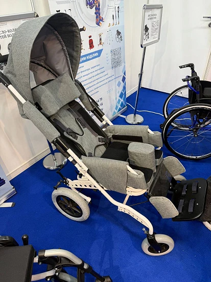 Инвалидная коляска для детей-подростков ЦСЕ 31.100 РЭ