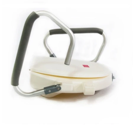 Насадка на унитаз с откидными ручками SC717