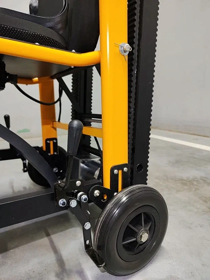 Гусеничный электроподъемник