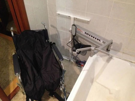 Подъёмник для инвалидов в туалет