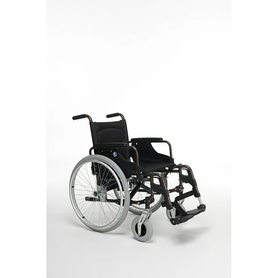 Кресло-коляска инвалидное механическое Vermeiren V200