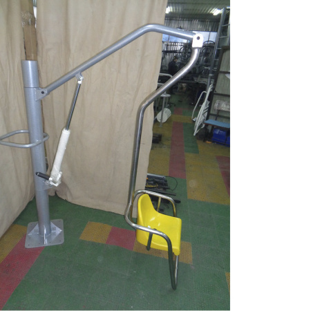 Гидравлический подъемник-лифт для бассейна с низким бортом