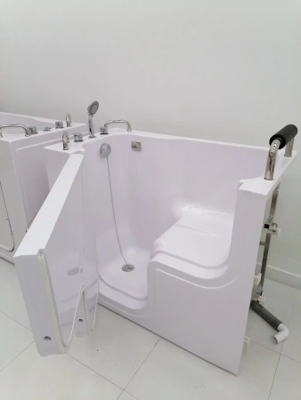 Ванна акриловая с дверью сидячая Ultra Z3622L для инвалидов, петли слева