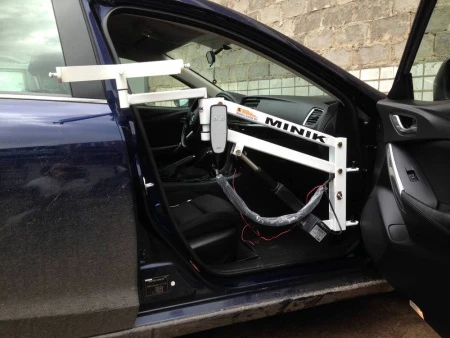 Автомобильный подъемник для инвалидов. Крепление на петли