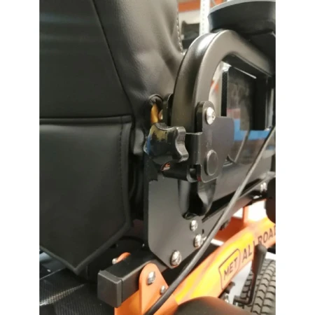 Кресло-коляска с электроприводом MET ALLROAD C21+