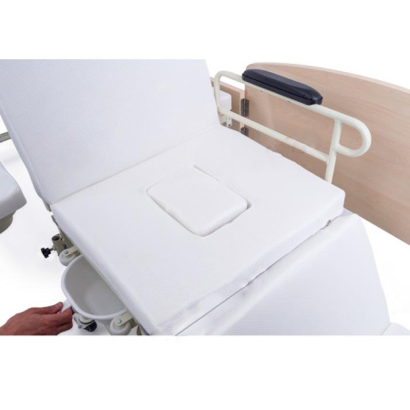 Кровать электрическая с т/у и встроенной кресло-каталкой BLY-1 (INTEGRA) (ложе 100см) Кровать электрическая с т/у и встроенной кресло-каталкой BLY-1 (INTEGRA) (ложе 100см)