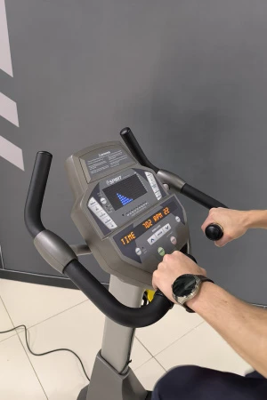 Реабилитационный вертикальный велотренажер SPIRIT MU100