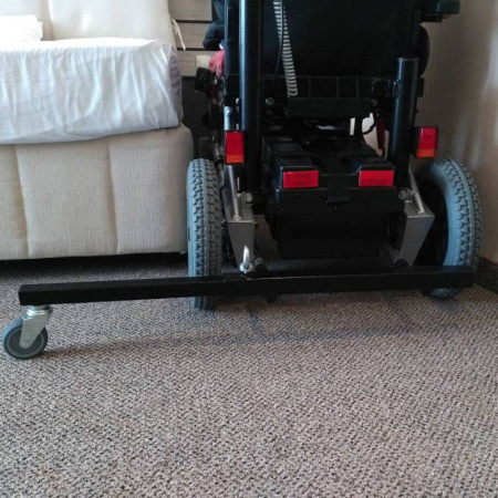 Инвалидное кресло-коляска с электроприводом и устройством для пересаживания Инвалидное кресло-коляска с электроприводом и устройством для пересаживания