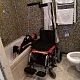 Инвалидное кресло-коляска с электроприводом и устройством для пересаживания