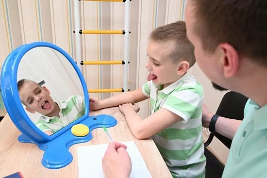 Зеркало для тренировки речи