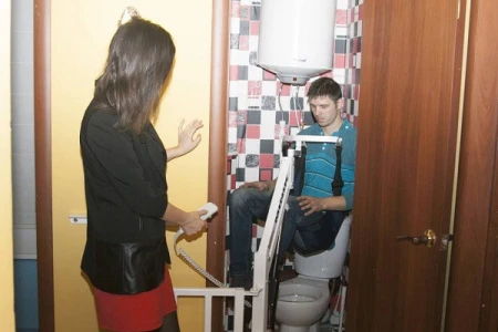 Подъёмник для инвалидов в туалет