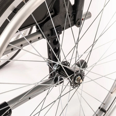 Инвалидное кресло-коляска Invacare Action 2ng