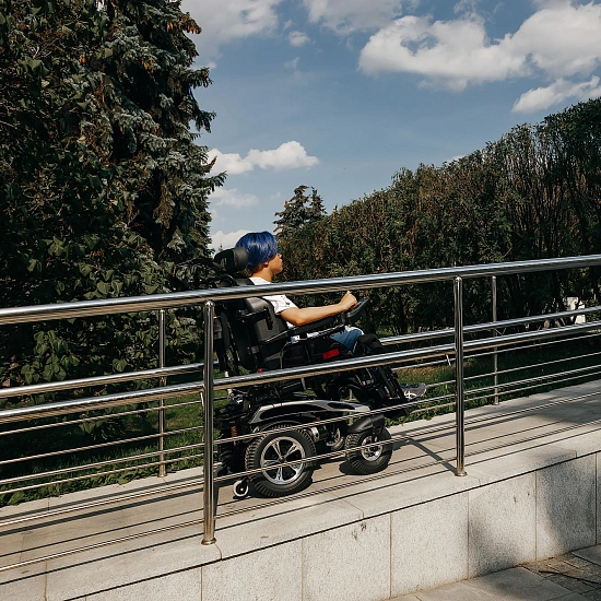 Коляска инвалидная с электроприводом Ortonica Pulse 390