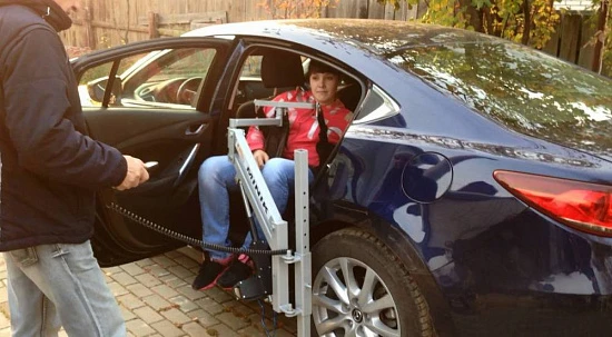 Подъёмник для инвалидов в автомобиль MINIK (Minik-Super)