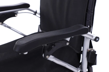 Складная кресло-коляска инвалидная электрическая Titan Tiny (LY-EB103-E920)