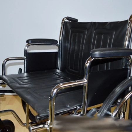 Кресло-коляска инвалидная механическая Модель 711 AE-51 (56, 61) (кож. зам.)