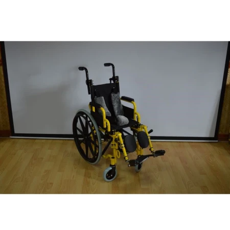 Кресло коляска для инвалидов с ручным приводом