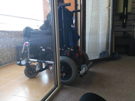 Подъёмное устройство для инвалидов на электроколяску