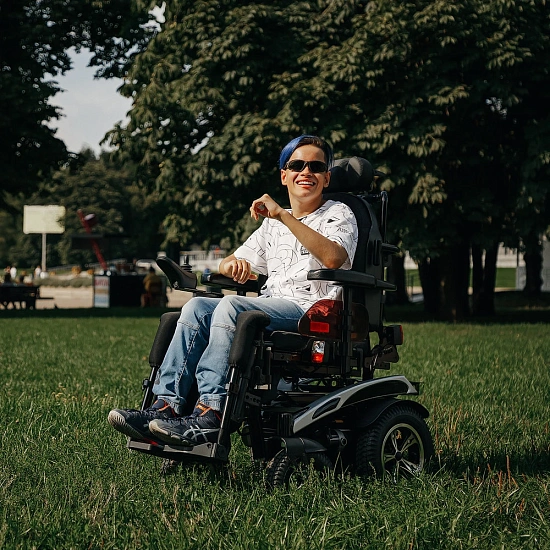 Коляска инвалидная с электроприводом Ortonica Pulse 390