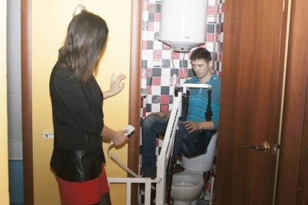 Универсальный электрический подъемник для инвалидов MINIK