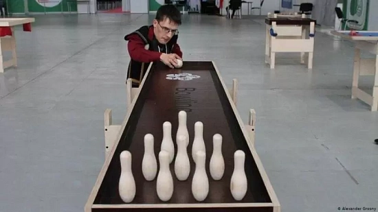 Спортивная настольная игра «Боулинг»