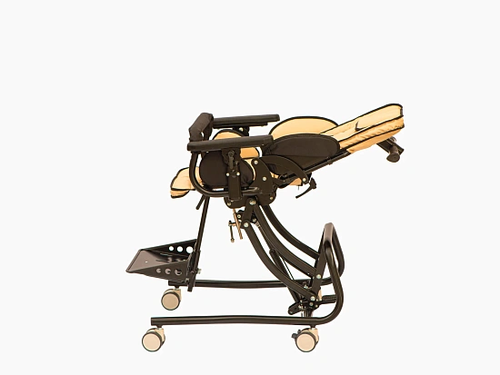 Кресло-коляска с ручным приводом для детей инвалидов комнатная «Лира малая»