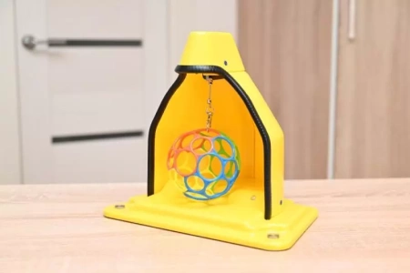 Игра «Вытяни мяч»