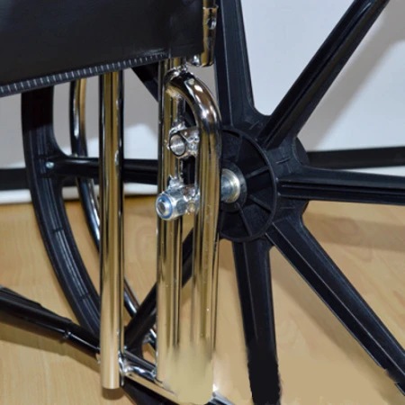 Кресло-коляска инвалидная механическая Модель 711 AE-51 (56, 61) (кож. зам.)