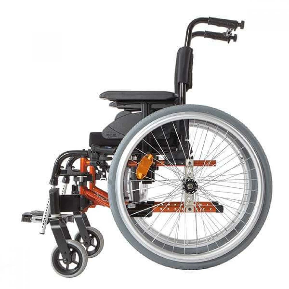 Кресло-коляска механическая Invacare Action 3 Junior